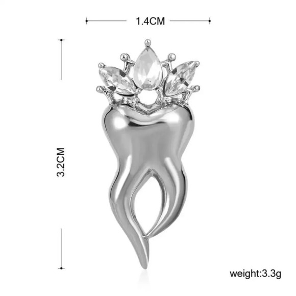 Crown Tooth Brooch - Picture 5 of 5